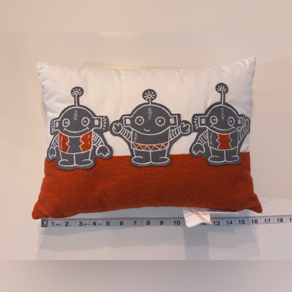 Ink & Ivy Kids Orbit Line Collection Orange and White alien design throw pillow - Picture 5 of 10